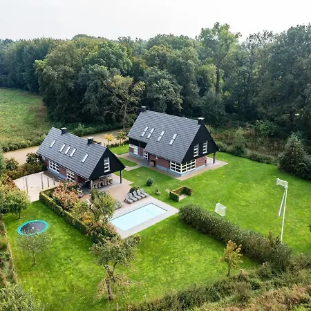 Achterhoek With Heated Pool Vakantiehuis